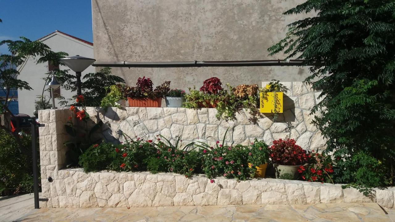 Apartments By The Sea Vinjerac, Zadar - 13811 ポセダリェ エクステリア 写真